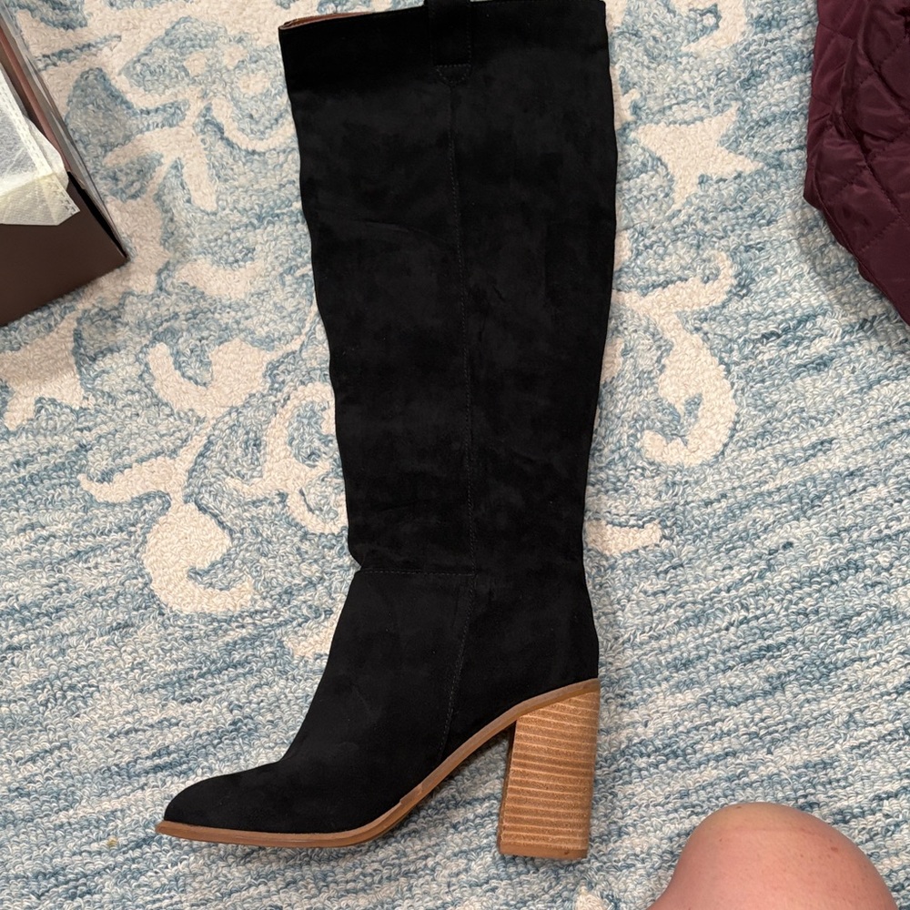 Oasis Black Heeled Boots with Tan Sole